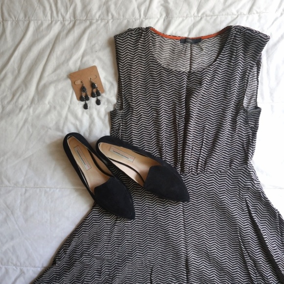 THML Chevron Dress - Picture 1 of 5